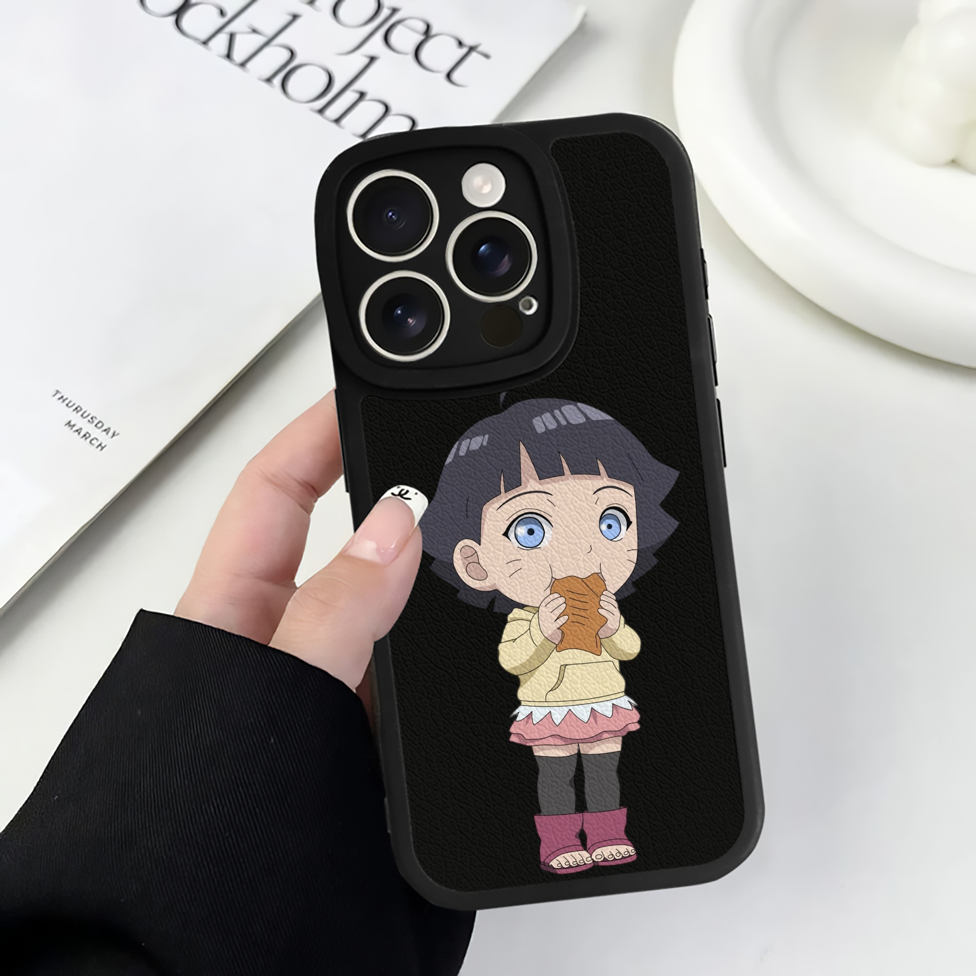 （画像用） NARUTO -ナルト- うずまき ヒマワリ Uzumaki Himawari 【iPhone 16シリーズ対応】シリコンスマホケース（レザー調） 材質：シリコン